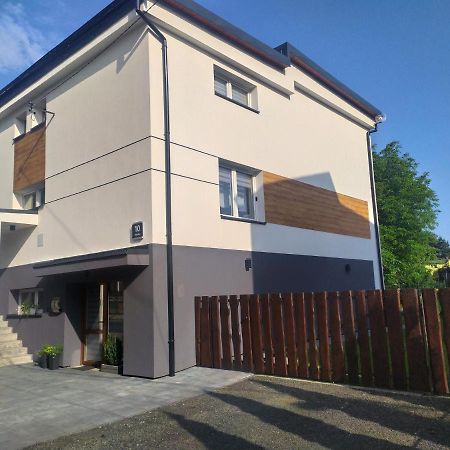 Pokoje I Apartamenty Na Szkolnej Zator Luaran gambar