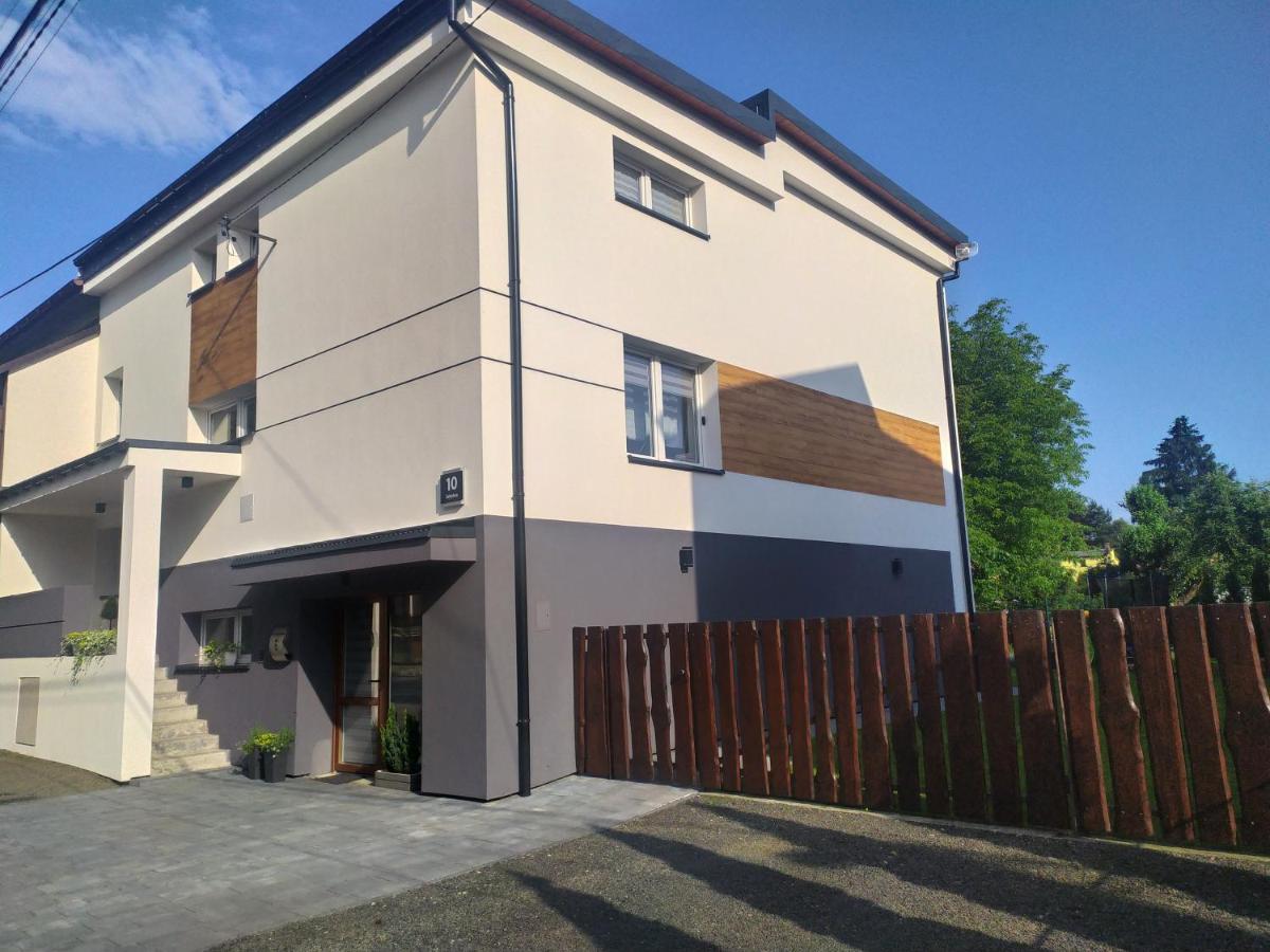 Pokoje I Apartamenty Na Szkolnej Zator Luaran gambar