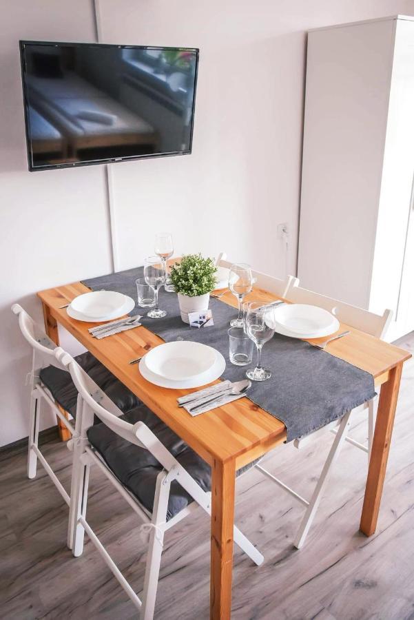 Pokoje I Apartamenty Na Szkolnej Zator Luaran gambar